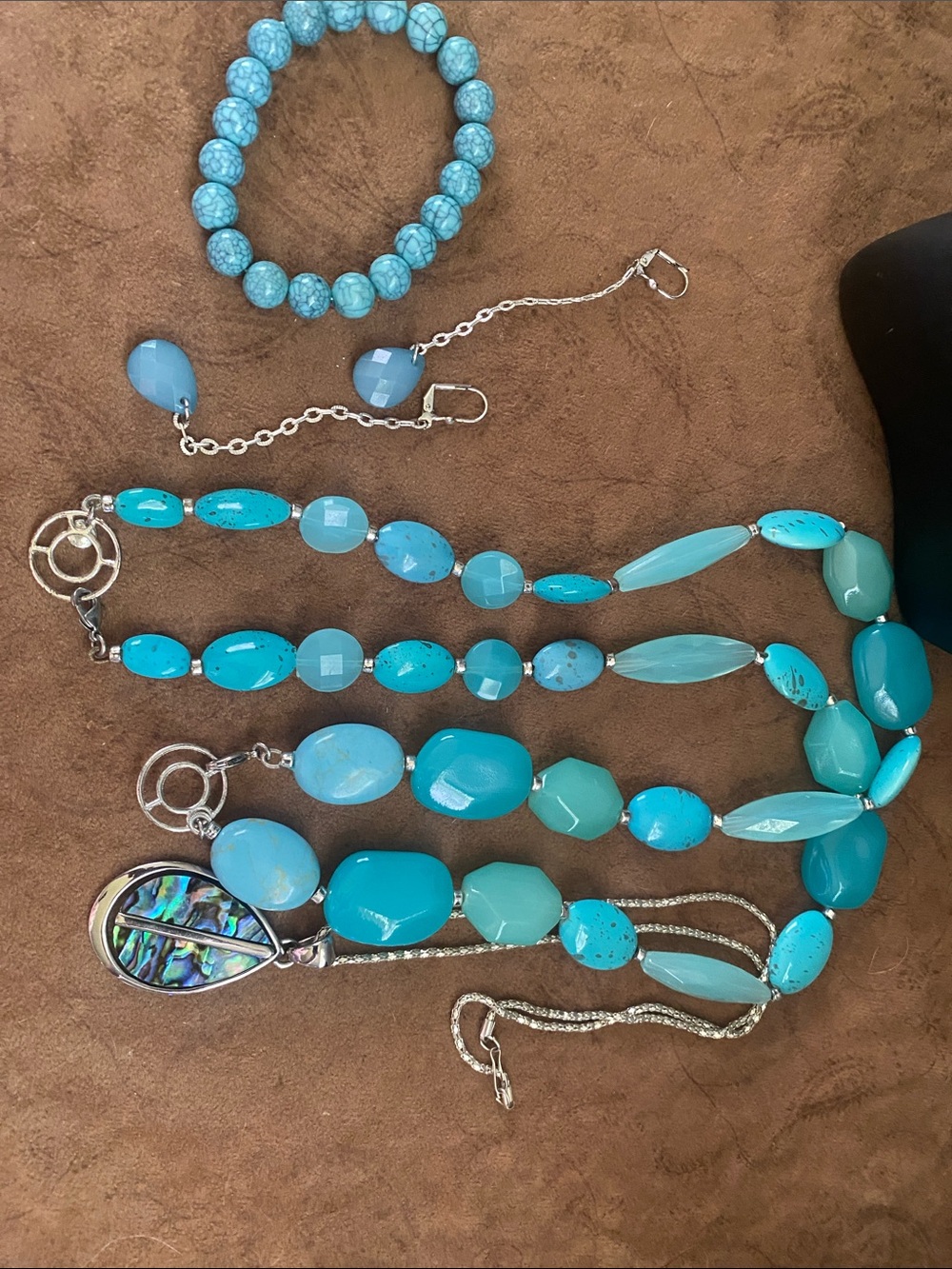 Liz Claiborne Turquoise-Tone Beaded Necklace, earrings and Bracelet Set - Picture 7 of 7